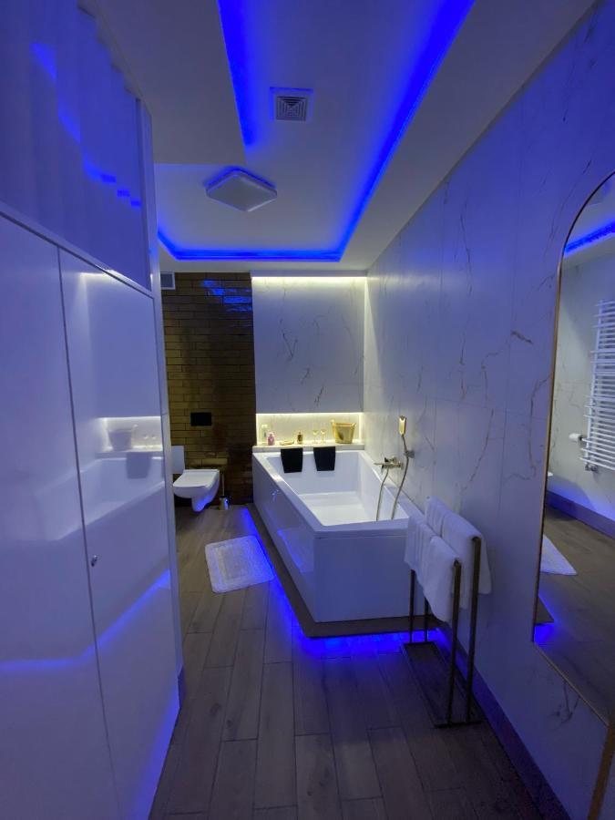 Apartament "Love" Centrum Z Duza Wanna Dla Dwojga Гнезно Екстер'єр фото