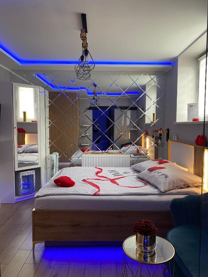 Apartament "Love" Centrum Z Duza Wanna Dla Dwojga Гнезно Екстер'єр фото