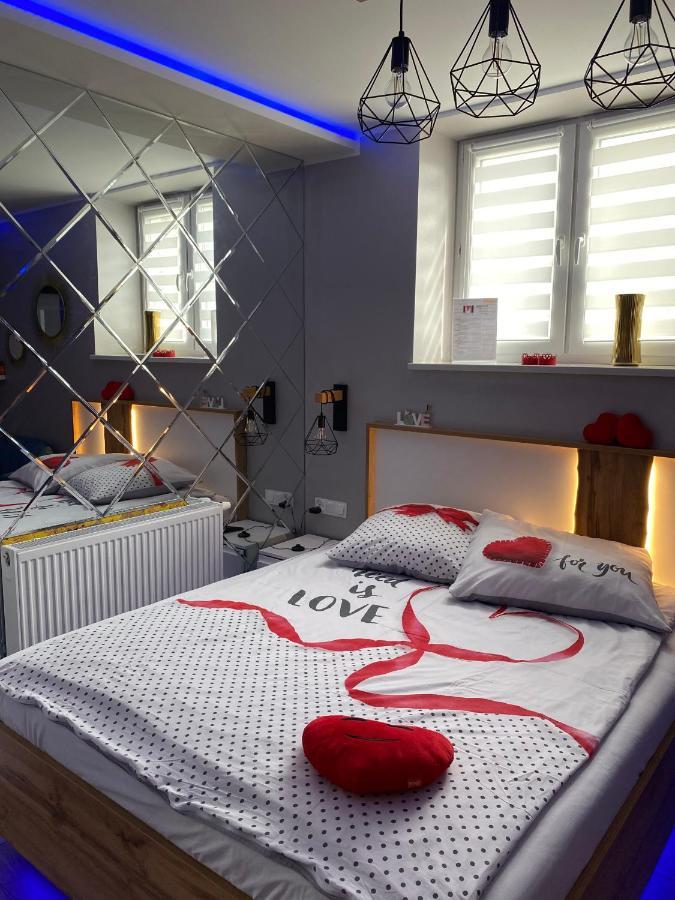 Apartament "Love" Centrum Z Duza Wanna Dla Dwojga Гнезно Екстер'єр фото