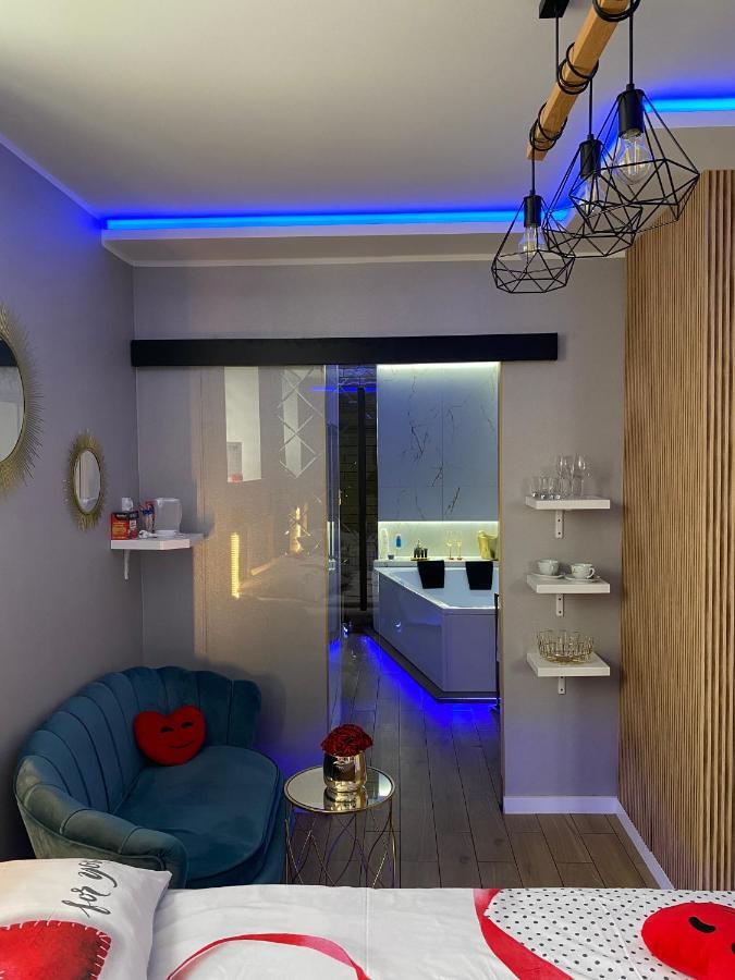 Apartament "Love" Centrum Z Duza Wanna Dla Dwojga Гнезно Екстер'єр фото